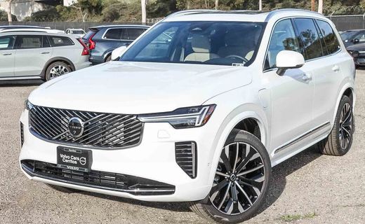 2026 Volvo XC90 Plus Bright