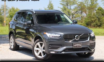 2021 Volvo XC90 Momentum