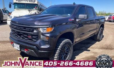 2024 Chevrolet Silverado Trail Boss Custom