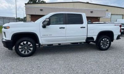 2023 Chevrolet Silverado HD Custom