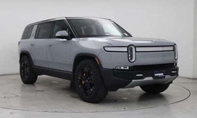 2023 Rivian R1S Adventure