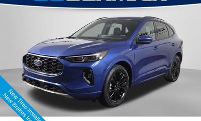 2023 Ford Escape ST Line Elite