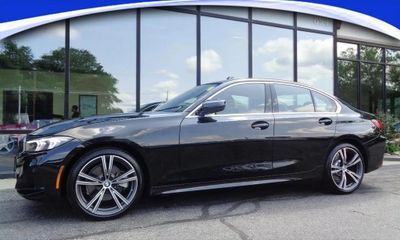 2023 BMW 330i