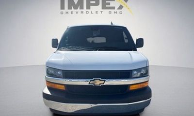 2025 Chevrolet Express LT EXT