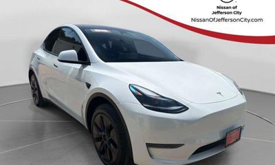 2025 Tesla Model Y Long Range Dual