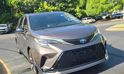 2022 Toyota Sienna XSE