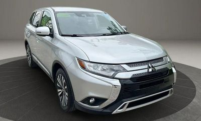 2020 Mitsubishi Outlander ES SE LE