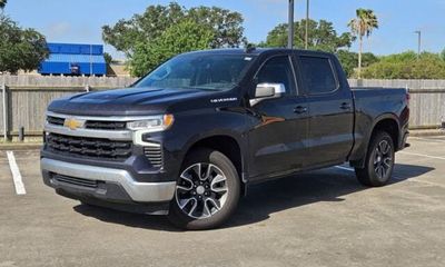 2023 Chevrolet Silverado LT