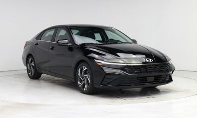 2024 Hyundai Elantra Limited