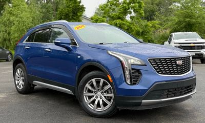2023 Cadillac XT4 Premium Luxury