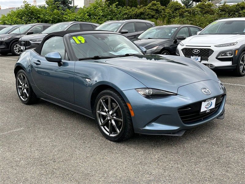 2016 Mazda MX-5 — a typically priced live listing