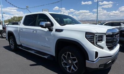 2026 GMC Sierra SLT