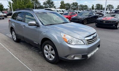 2011 Subaru Outback Limited M R