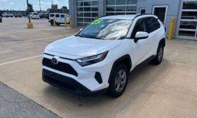 2025 Toyota RAV4 XLE