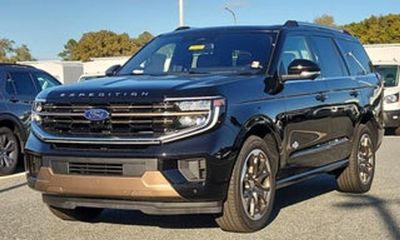 2025 Ford Expedition Platinum