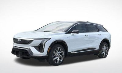 2026 Cadillac Optiq Luxury 2