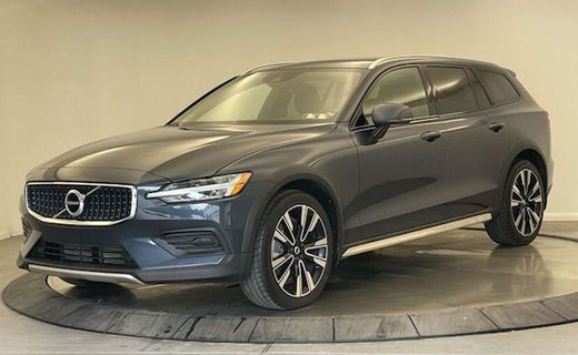 2020 Volvo V60CC Momentum