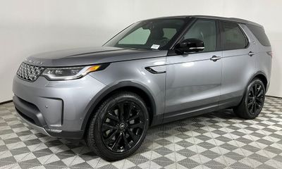 2026 Land Rover Discovery P300 S