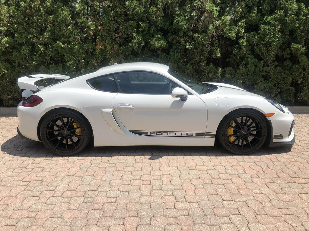 2016 Porsche Cayman GT4