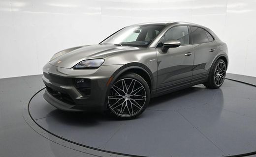 2026 Porsche Macan 4