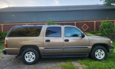 2004 Chevrolet Suburban 1500 LS