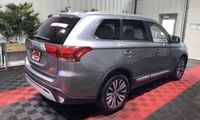 2020 Mitsubishi Outlander SE