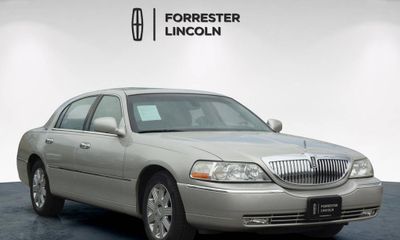 2003 Lincoln Town CAR Cartier