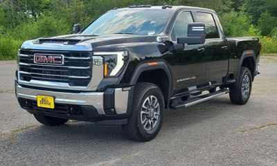 2026 GMC Sierra HD SLE