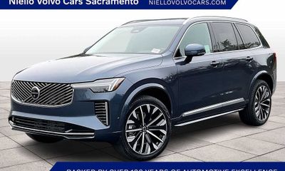 2026 Volvo XC90 Plus Bright