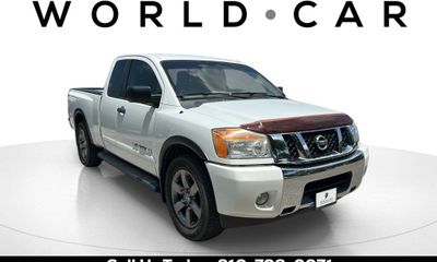 2015 Nissan Titan SV