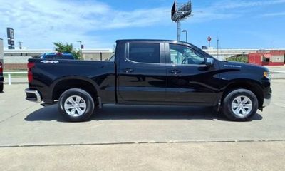2023 Chevrolet Silverado LT