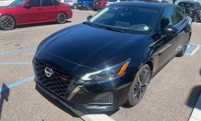 2024 Nissan Altima SR