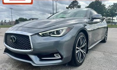 2022 Infiniti Q60 Luxe