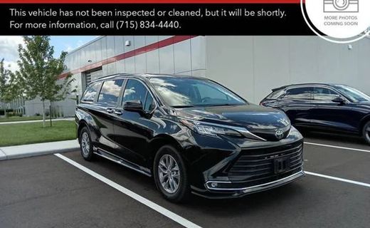 2023 Toyota Sienna XLE