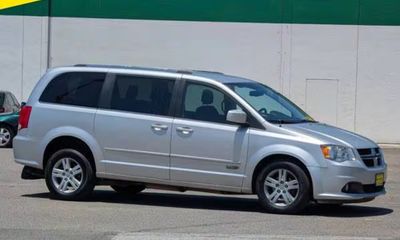 2011 Dodge Grand Caravan Crew