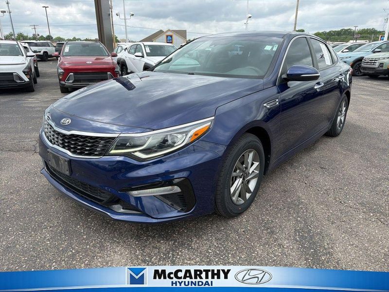 2019 Kia Optima — a typically priced live listing