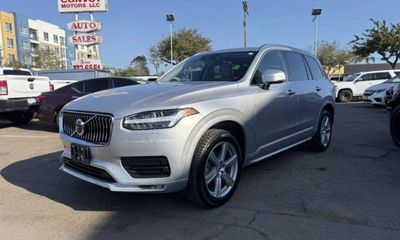2022 Volvo XC90 Momentum