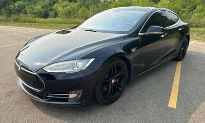 2013 Tesla Model S Base