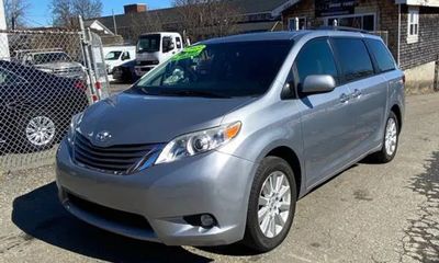 2015 Toyota Sienna XLE 7 Passenger
