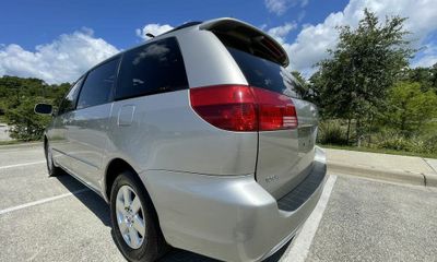 2004 Toyota Sienna XLE