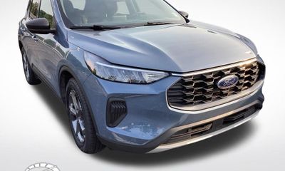 2025 Ford Escape ST Line