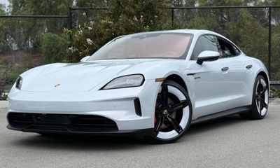 2026 Porsche Taycan 4S