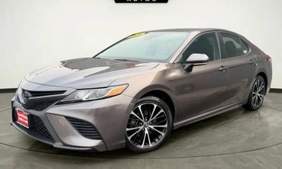 2020 Toyota Camry SE