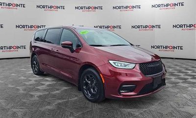 2023 Chrysler Pacifica Touring L