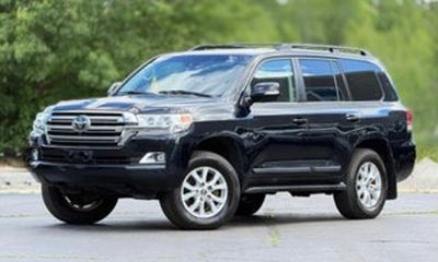 2016 Toyota Land Cruiser VX R