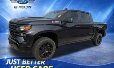 2023 Chevrolet Silverado Trail Boss Custom