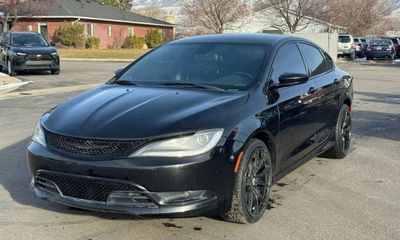 2015 Chrysler 200 200S