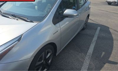 2021 Toyota Prius LE
