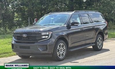 2026 Ford Expedition MAX Active
