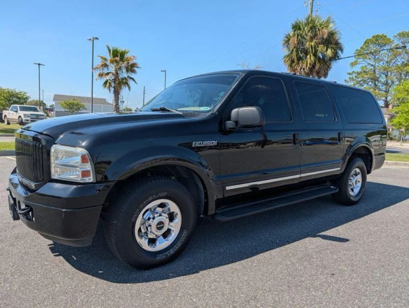 Representative 2005 Ford Excursion photo